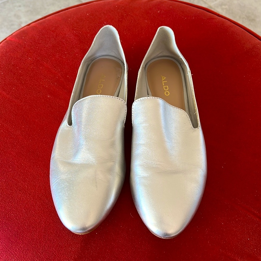 Aldo leather ballerinas in silver color. Excellent condition.